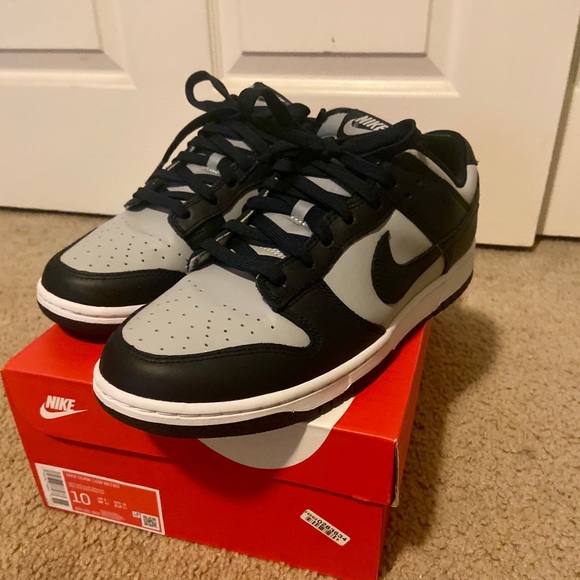 Nike Dunk low- Midnight Navy/ Gray (Georgetown) - Picture 1 of 16